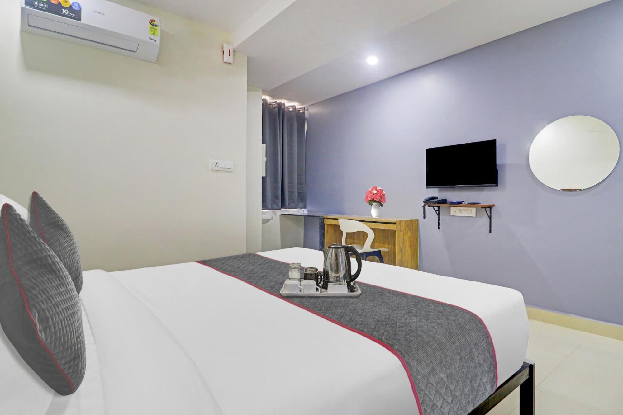 Collection O White Riviera Near Kondapur Hotell Hyderabad Exteriör bild